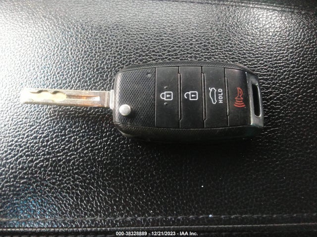 KIA Optima Lx 2015 KNAGM4A72F5643593 Image 11