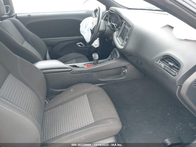 2022 DODGE CHALLENGER SXT VIN: 2C3CDZAGXNH211635