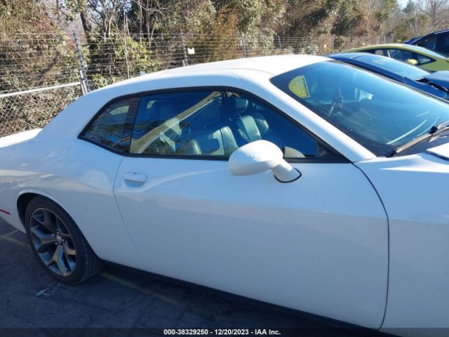 2C3CDZAG1GH309651 Dodge Challenger Sxt Plus