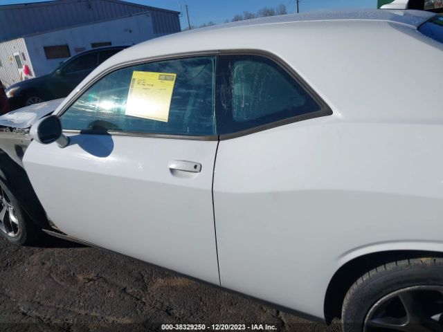 2C3CDZAG1GH309651 Dodge Challenger Sxt Plus