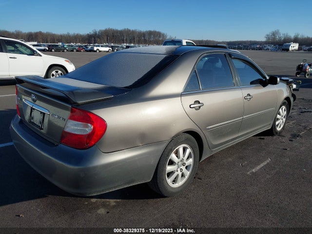 2002 TOYOTA CAMRY XLE VIN: 4T1BE32K92U557443
