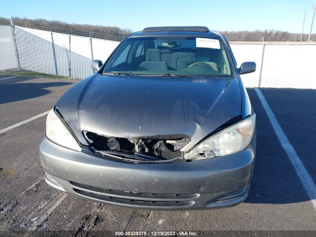 2002 TOYOTA CAMRY XLE VIN: 4T1BE32K92U557443