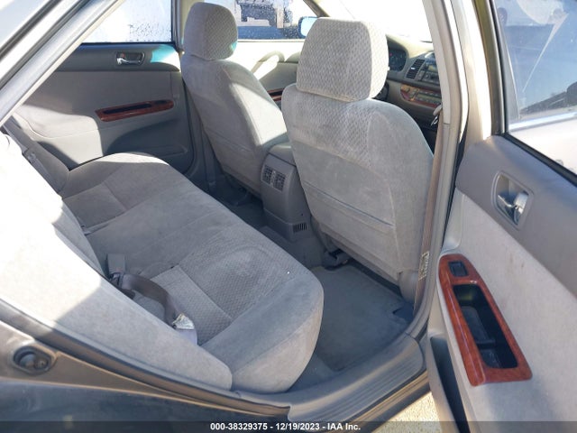 2002 TOYOTA CAMRY XLE VIN: 4T1BE32K92U557443