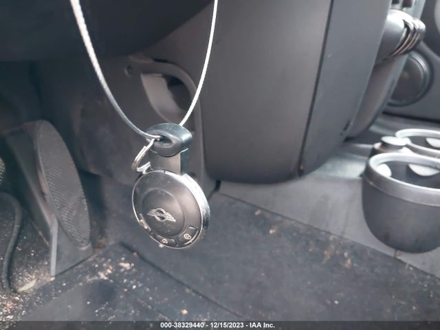 2011 MINI COOPER WMWSU3C55BT252895 Photo 10