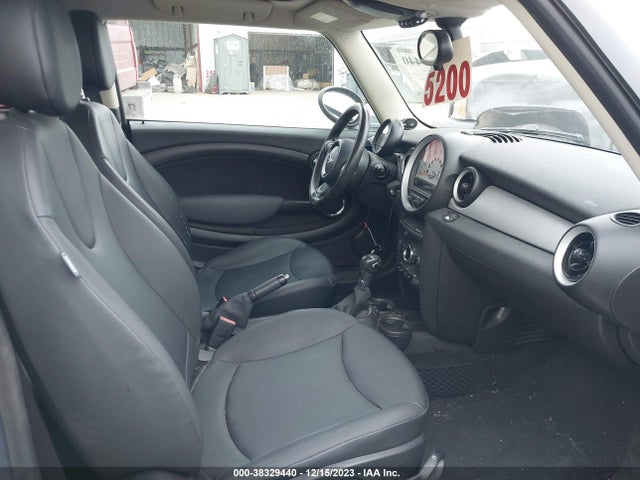 2011 MINI COOPER WMWSU3C55BT252895 Photo 4