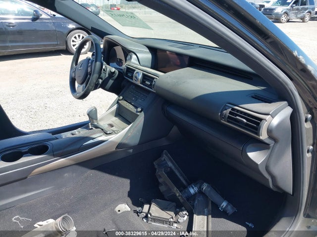 Lexus IS 300 2019 JTHBA1D2XK5094884 Image 5