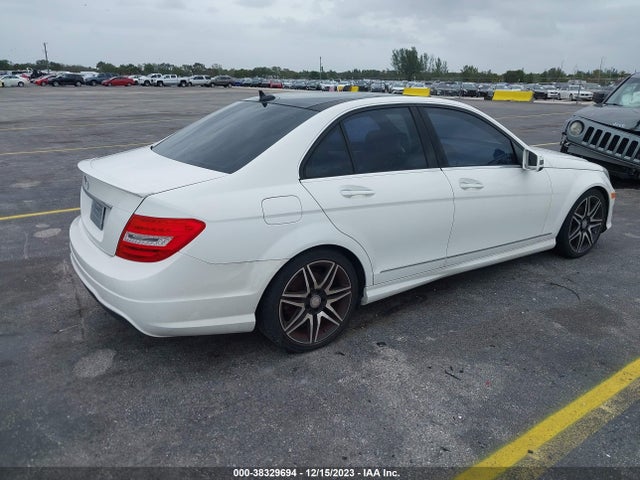 2013 MERCEDES-BENZ C 250 LUXURY/SPORT VIN: WDDGF4HB5DR275106