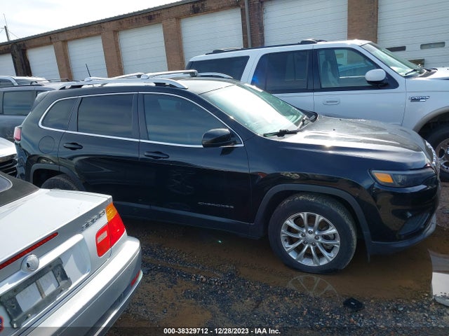 2019 JEEP CHEROKEE LATITUDE FWD VIN: 1C4PJLCBXKD333439
