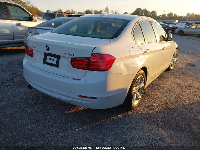 BMW 320i Xdrive 2014 WBA3C3C52EF984377 Image 4