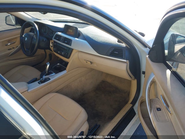 BMW 320i Xdrive 2014 WBA3C3C52EF984377 Image 5