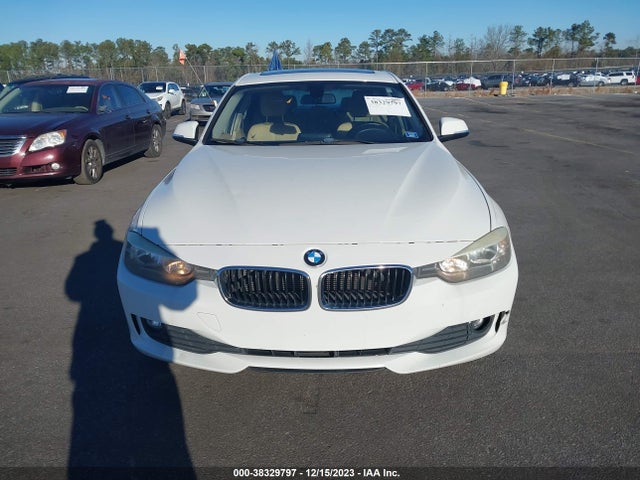 BMW 320i Xdrive 2014 WBA3C3C52EF984377 Image 6