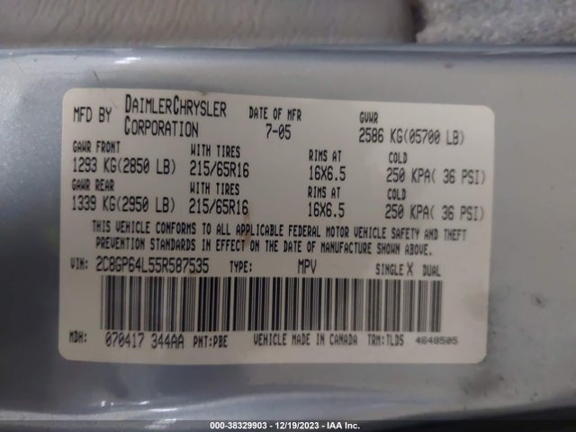 2005 CHRYSLER TOWN & COUNTRY LIMITED VIN: 2C8GP64L55R587535