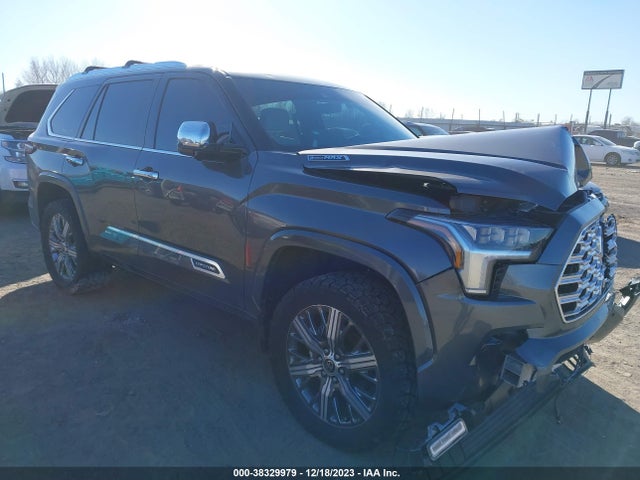 Toyota Sequoia Capstone 2024 7SVAAABA0RX022796 zdjęcie główne