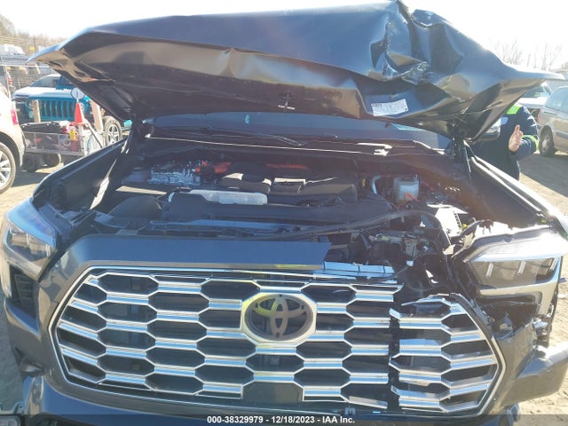 Toyota Sequoia Capstone 2024 7SVAAABA0RX022796 Image 10