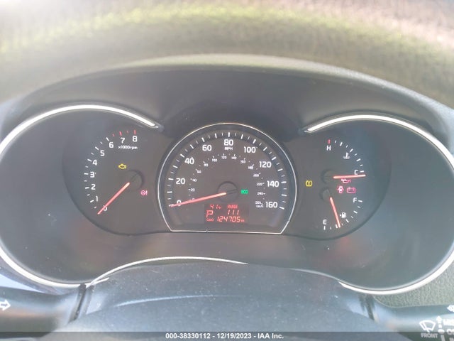 2014 KIA SORENTO LX VIN: 5XYKT3A63EG526662