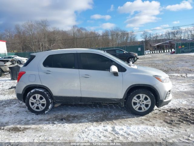 3GNCJKSB8JL333921 Chevrolet TRAX LS
