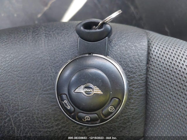 2010 MINI COOPER WMWMF3C50ATZ26551 Photo 10