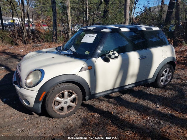 2010 MINI COOPER WMWMF3C50ATZ26551 Photo 1