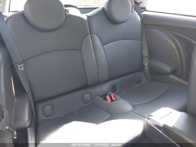 2010 MINI COOPER WMWMF3C50ATZ26551 Photo 7