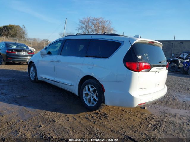 2017 CHRYSLER PACIFICA 2C4RC1BG4HR810067 Photo 2