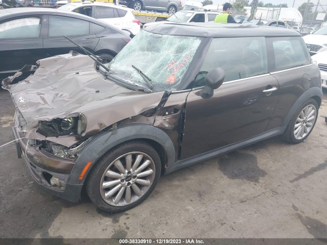 2010 MINI COOPER WMWMF3C51ATZ22895 Photo 1