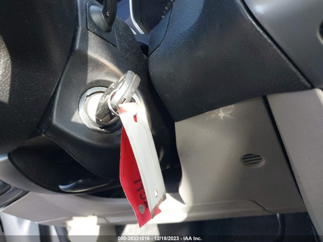 2014 FORD FOCUS SE VIN: 1FADP3F28EL147038