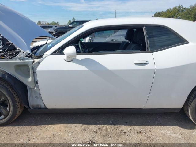 2C3CDZAG5GH309426 Dodge Challenger Sxt