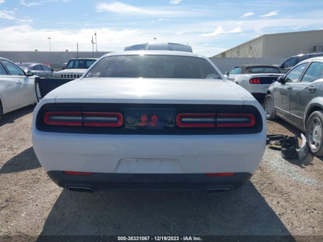2C3CDZAG5GH309426 Dodge Challenger Sxt