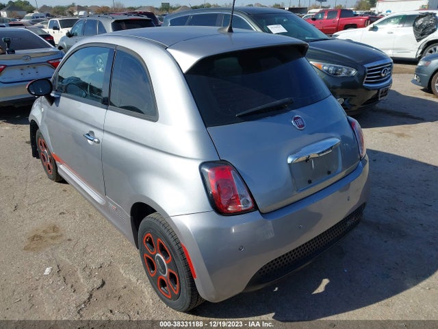 Fiat 500E BATTERY ELECTRIC 2018 3C3CFFGE5JT377559 Image 3