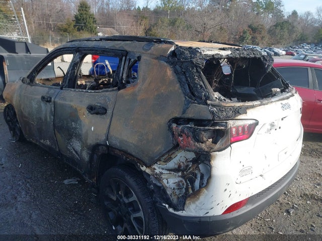 3C4NJCCBXJT211342 Jeep Compass Limited Fwd