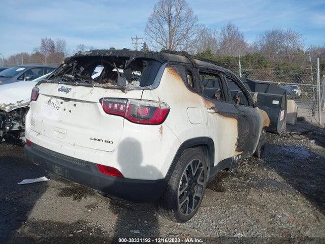 3C4NJCCBXJT211342 Jeep Compass Limited Fwd