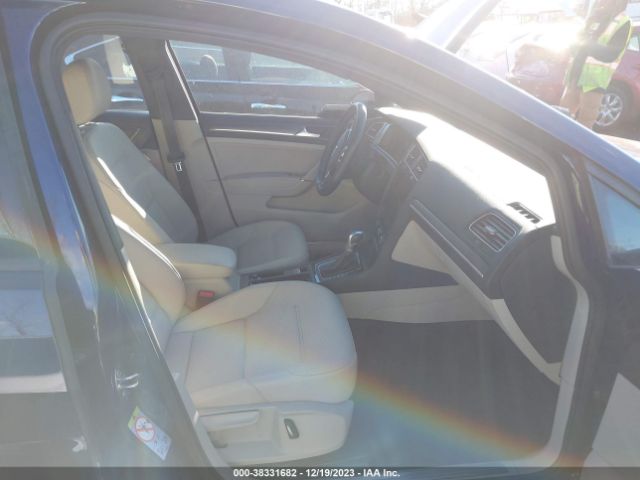 WVWPR7AU3KW918940 Volkswagen E-golf Sel Premium
