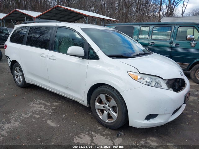 2016 TOYOTA SIENNA LE 8 PASSENGER VIN: 5TDKK3DC7GS735140