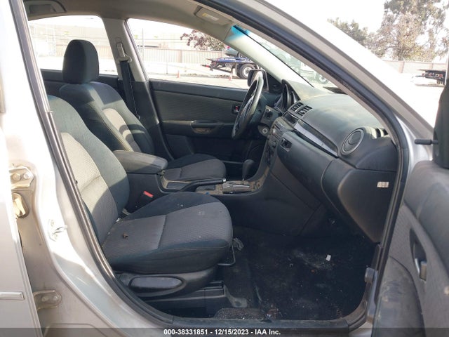 2006 MAZDA MAZDA3 I VIN: JM1BK12F261513618