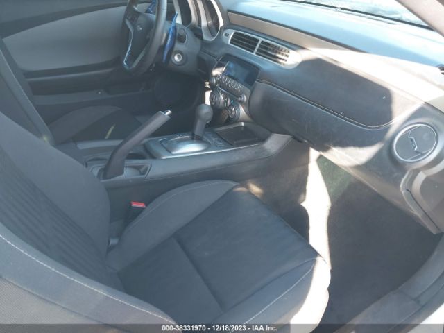 2015 CHEVROLET CAMARO 2G1FB1E37F9177245 Photo 4
