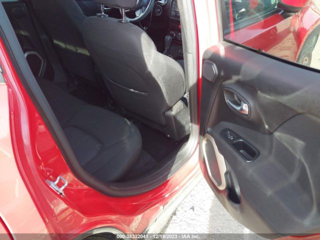 ZACCJABT3FPB38805 Jeep Renegade Latitude
