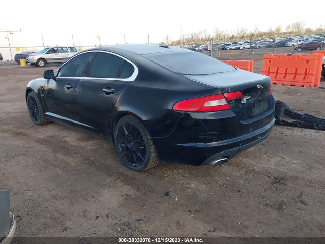 2011 JAGUAR XF SAJWA0GB5BLR84540 Photo 2