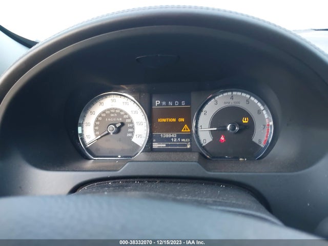 2011 JAGUAR XF SAJWA0GB5BLR84540 Photo 6