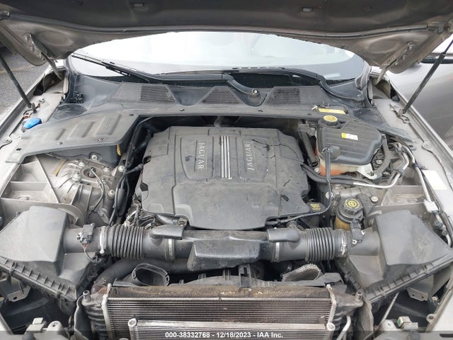 2011 JAGUAR XJ SAJWA2GB4BLV09456 Photo 9