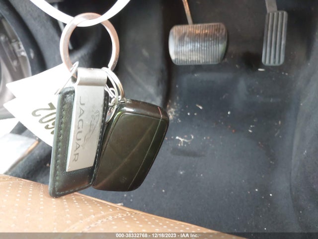 2011 JAGUAR XJ SAJWA2GB4BLV09456 Photo 10