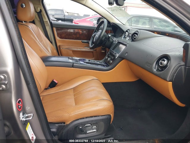 2011 JAGUAR XJ SAJWA2GB4BLV09456 Photo 4