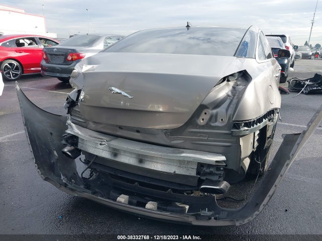 2011 JAGUAR XJ SAJWA2GB4BLV09456 Photo 5