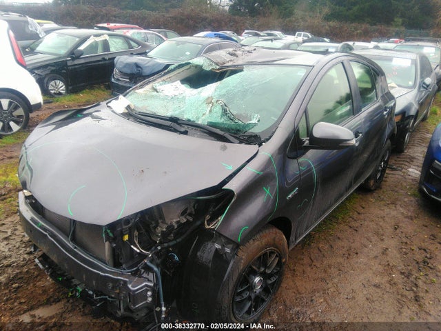 Toyota Prius C One 2016 JTDKDTB34G1126629 Image 2