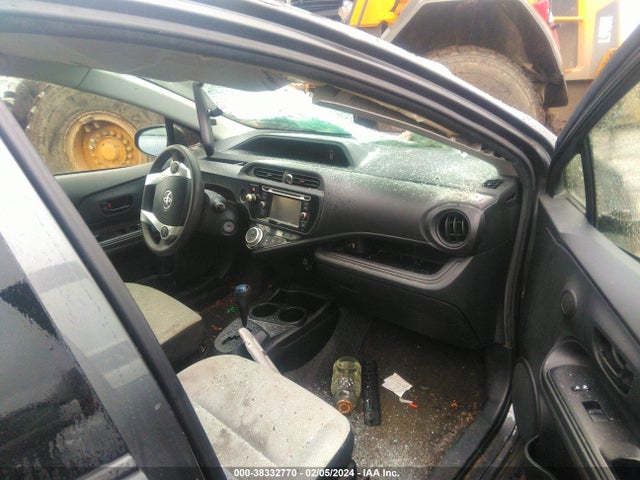 Toyota Prius C One 2016 JTDKDTB34G1126629 Image 5