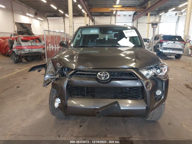 Toyota 4RUNNER SR5 2021 JTEMU5JR2M5901990 Image 12