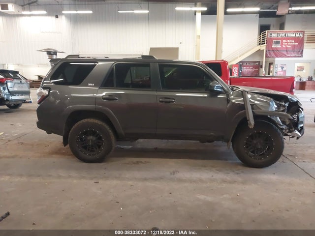 Toyota 4RUNNER SR5 2021 JTEMU5JR2M5901990 Image 13
