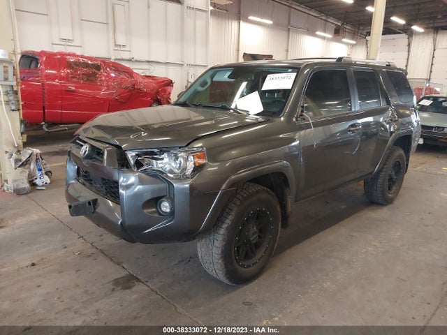 Toyota 4RUNNER SR5 2021 JTEMU5JR2M5901990 Image 2