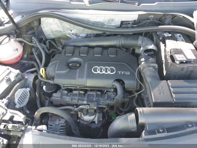 WA1BCCFS6HR016585 Audi Q3 2.0t Premium