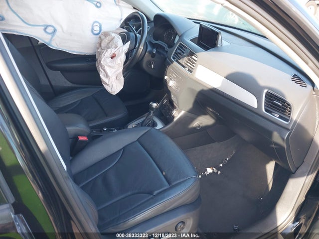 WA1BCCFS6HR016585 Audi Q3 2.0t Premium