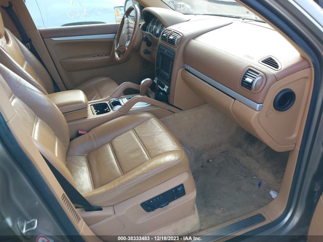 2004 PORSCHE CAYENNE WP1AB29P44LA63132 Photo 4